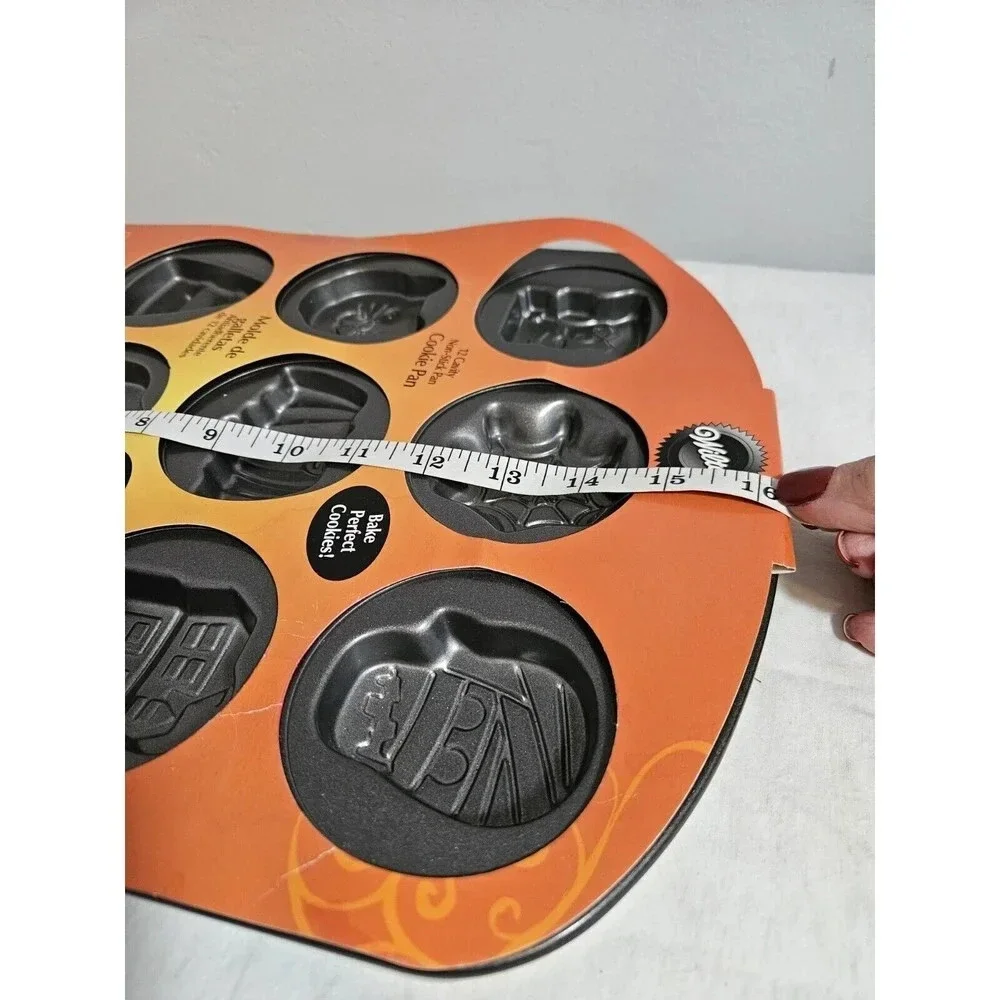 Halloween wilton-12 Cavity non- Stick Cookie Pan Baking, Party, New